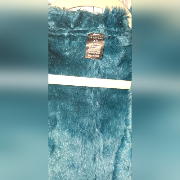 True Teal BLUE Faux Fur Vest - Picture 3 of 6